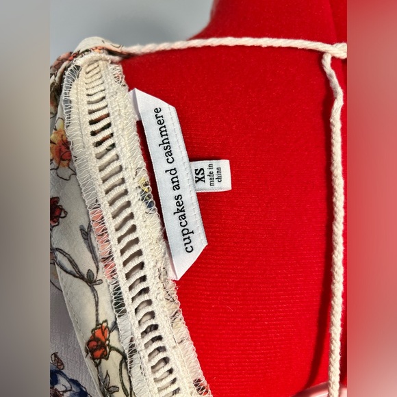 Flowy floral mini dress - Picture 11 of 11